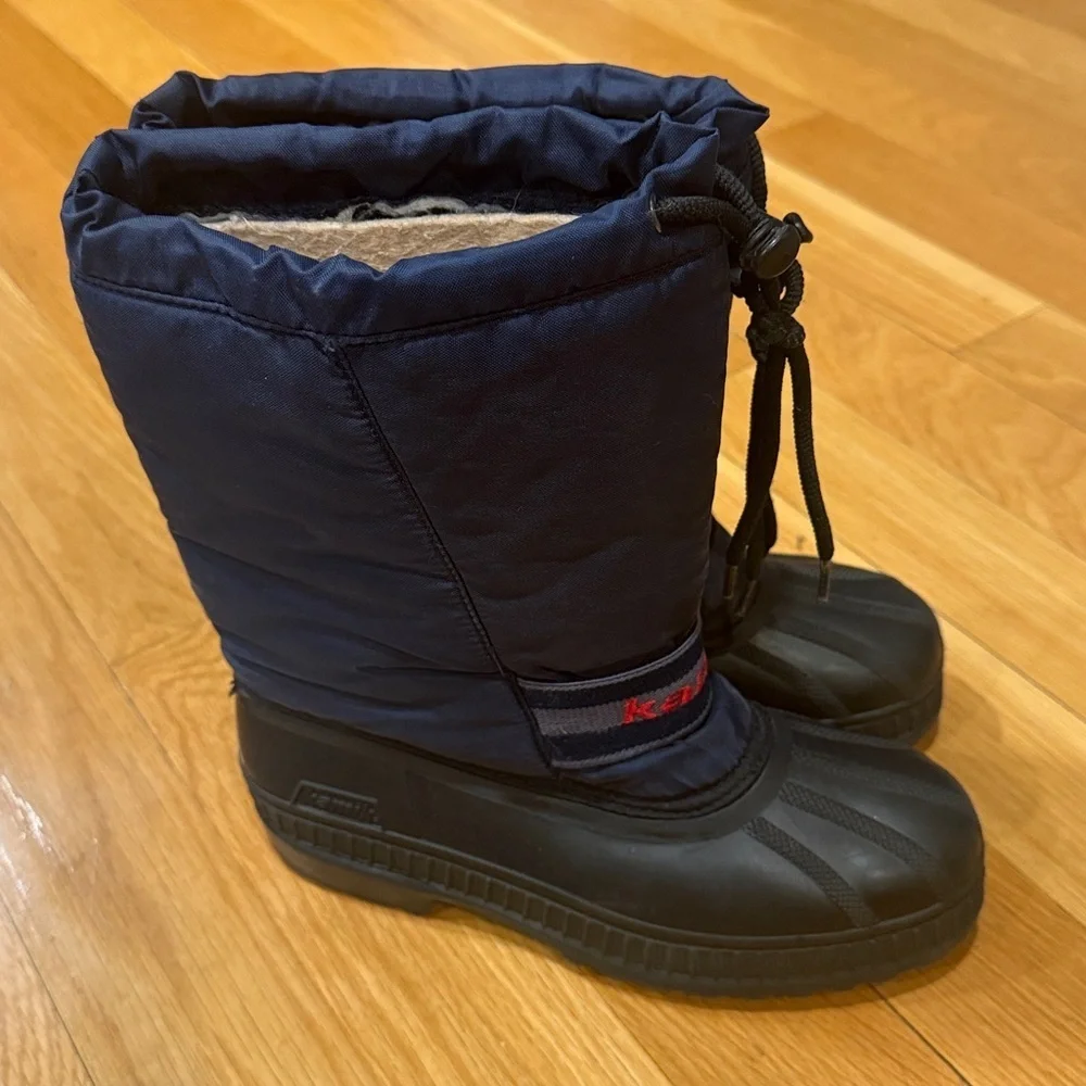 Kamik boys snow boots size 5 .